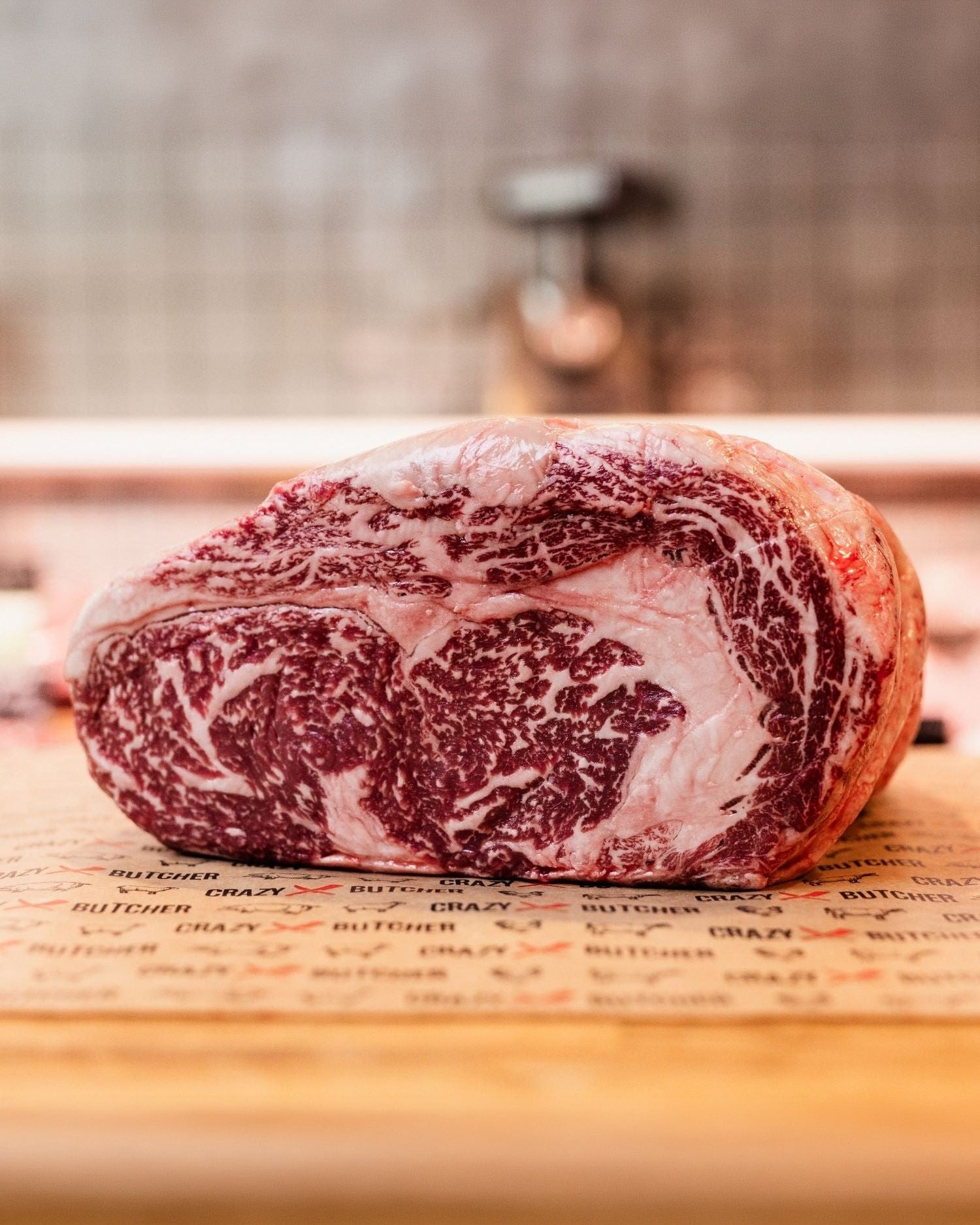 Ribeye 7+ Wagyu Australia - marmurkowany stek wolowy na papierze rzezniczym - Crazy Butcher