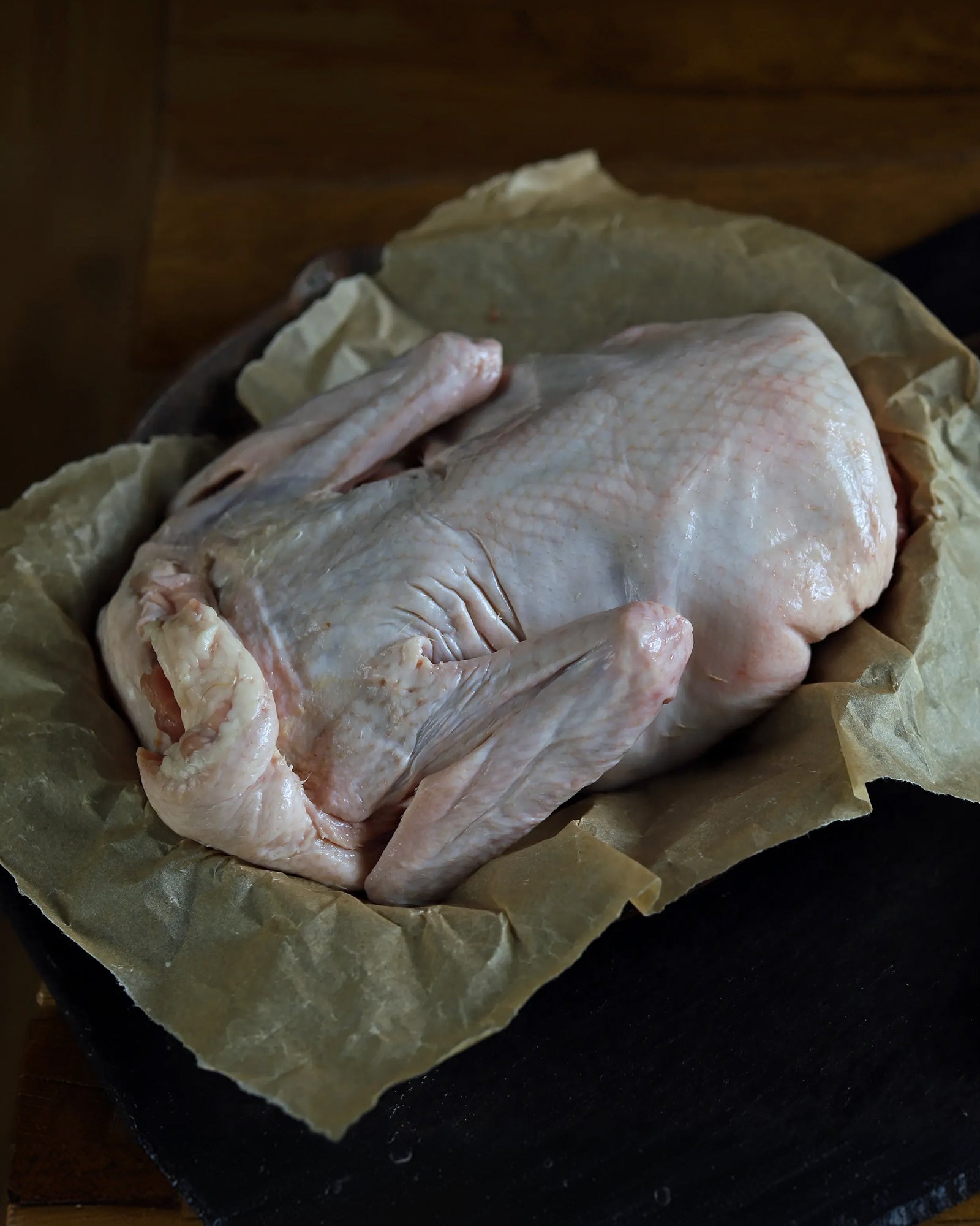Kaczka ekologiczna cala tuszka, skora, na papierze - Crazy Butcher